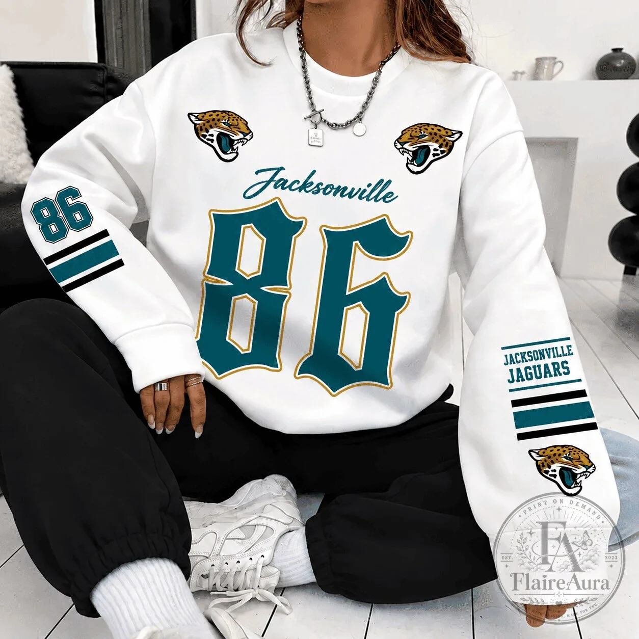 Jacksonville Jaguars Number 86 NFL Football Team White Crewneck Sweatshirt