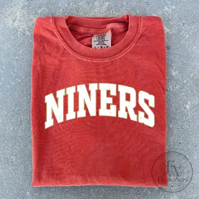 San Francisco 49ers Football Team Arch Logo Distressed Style T-Shirt